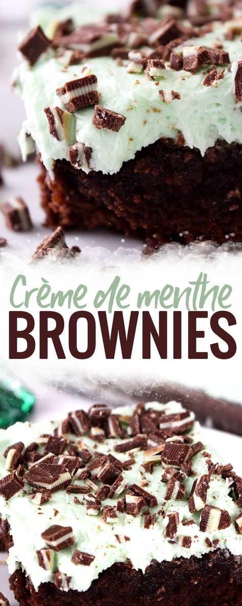 Creme de Menthe Brownies - these Crème de menthe brownies bring together mint buttercream frosting, liqueur and fudge brownies into one delicious treat. Top with Andes mints and you have a winner.  #Brownies #Cremedementhe #mint #dessert #holidaydessert Mint Buttercream Frosting, Mint Dessert, Mint Buttercream, Andes Mints, Hot Chocolate Fudge, Slow Cooker Desserts, Winter Desserts, Best Brownies, Brownies Recipe