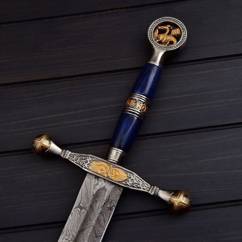 Hand Forged Damascus Steel Viking Sword Battle Ready Medieval Sword Gift Long Swords Medieval, Fantasy Swords, Dual Swords, Historical Swords, Fire Emblem Warriors, Medieval Swords, Warcraft Art, Swords Medieval, Everyday Quotes