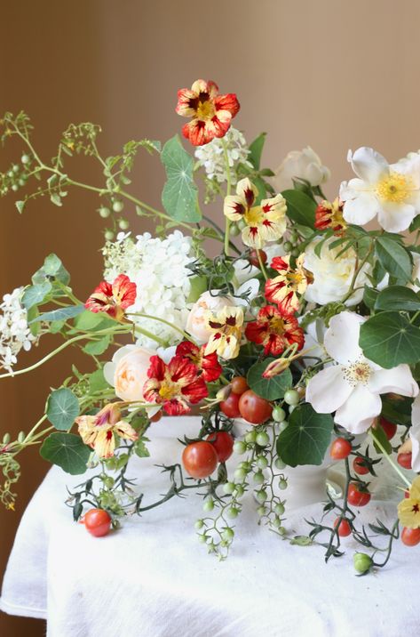 Strawberry Flower Arrangement, Floral Arrangement With Strawberries, Strawberry Floral Arrangement, Produce Floral Arrangements, Strawberry And Roses Arrangement, Strawberry Themed Flower Arrangement, Flower Wall Wedding, Wedding Reception Flowers, Winter Wedding Flowers