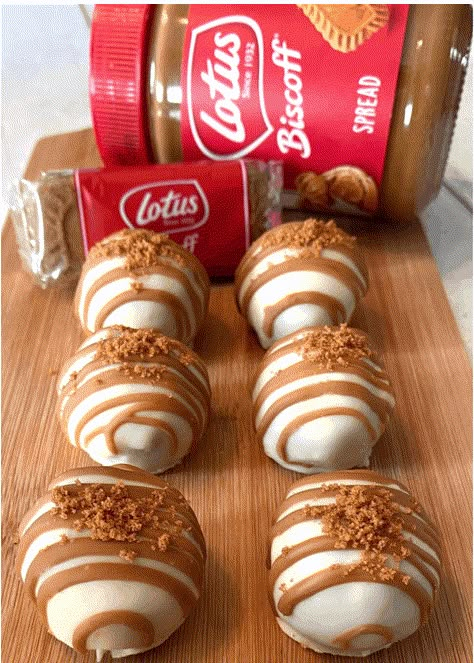 Lotus Truffles Recipe, Xmas Sweet Treats, Baked Goods That Travel Well, Biscoff Cakesicles, Biscoff Truffles Recipe, Biscoff Dessert Recipes, Biscoff Treats, Lotus Biscoff Recipes, Amazing Thanksgiving Desserts