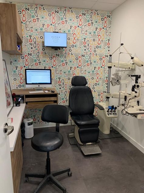 Optometry Exam Room, Eye Hospital Interior Design, Optometry Office Ideas, Eye Doctor Office, Eye Clinic, Eye Clinic Interior Design, Ophthalmology Clinic Design, Optical Shop Interior Design, Optometry Office Design