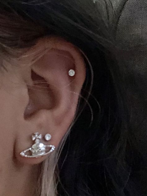 Love Piercing Ideas, Piercings Ear Ideas, Nose Piercing Ideas, Cool Ear Piercings, Pretty Ear Piercings, Cool Piercings, Cute Piercings, Jewelry Tattoo, Body Jewelry Piercing