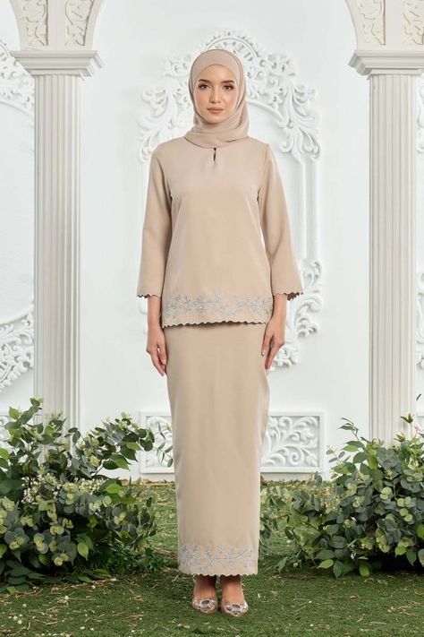 Renee Kurung in Champagne Baju Kurung Moden, Traditional Dresses Designs, Kurung Moden, Keyhole Neckline, Modest Clothing, Straight Skirt, Fashion Drawing, Modest Outfits, Traditional Dresses