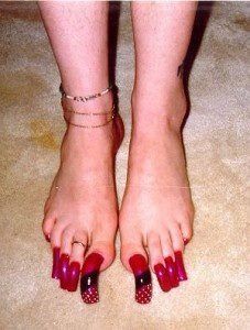 Long toe nails really gross me out Nail Polish Ideas Easy, Ugly Nails, Fail Nails, Long Toenails, Long Fingernails, Crazy Nail Art, Nails Yellow, Acrylic Toe Nails, Acrylic Toes