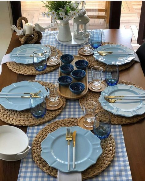 Table Setting Etiquette, Blue Table Settings, Crockery Design, Tafel Decor, Dinner Party Table, Dinner Table Setting, Table Setting Decor, Dinner Table Decor, Dinner Decoration