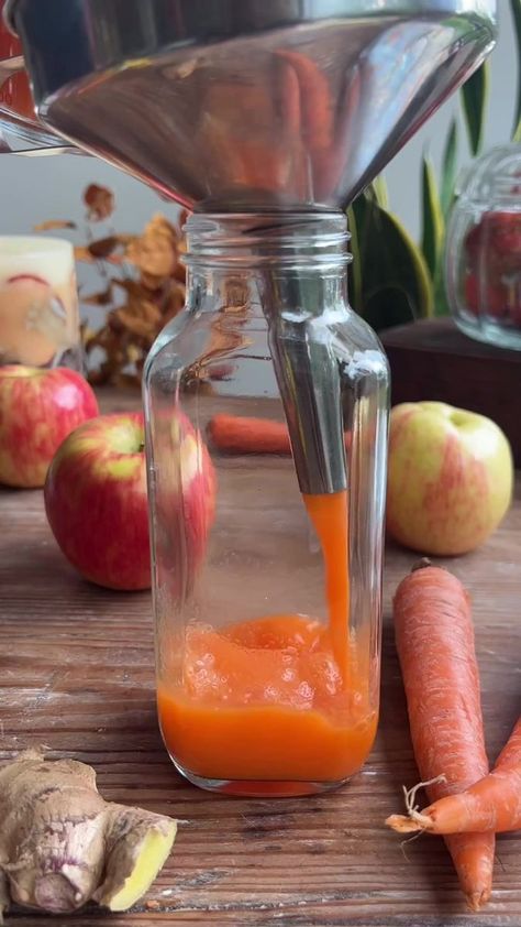 How to make carrot apple ginger juice without a juicer 🥕🍎 If you don’t have a juicer, you can still make just about any kind of juice at home in a blender instead! [Great content by IG crowded_kitchen] Here’s how to make it: 20 oz carrots, chopped 3 apples (~1 lb/16oz) 1-2 cups (16oz) water (depending on your blender) 1.5 oz fresh ginger 4 tbsp (2oz) lemon juice Add everything to a blender and blend until completely smooth. Strain through a cheesecloth or nut milk bag, squeezing out as How To Make Carrot Juice In A Blender, How To Juice Without A Juicer, Medicinal Drinks, Juice Without A Juicer, Juice Pulp Recipes, Pulp Recipes, Pulp Recipe, Nut Milk Bag, Jungle Juice