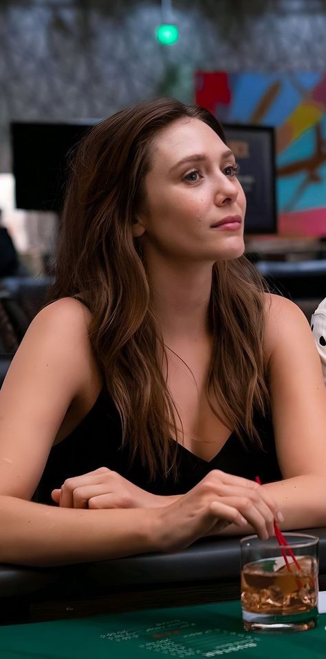 Elizabeth Olsen Elizabeth Olsen Photoshoot, Leigh Shaw, Elizabeth Olsen Style, Olsen Scarlet Witch, Elizebeth Olsen, Avengers Girl, Most Paused Movie Scenes, Elizabeth Olsen Scarlet Witch, Sorry For Your Loss