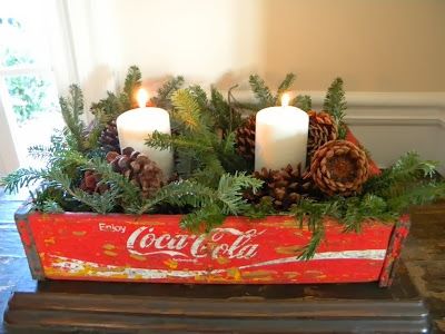 Coke Crate Ideas, Wooden Crates Christmas, Crate Decor, Coca Cola Christmas, Vintage Coca Cola, Winter Decoration, Christmas Parade, Coca Cola Vintage, Vintage Christmas Decorations