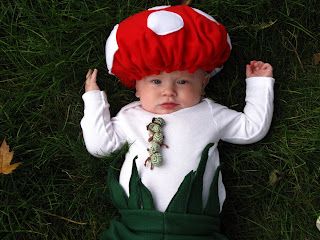 Wispy House: DIY Baby Mushroom Halloween Costume ( Millie) Best Baby Costumes, Mushroom Costume, Newborn Halloween, Baby Kostüm, Diy Kostüm, Red Mushroom