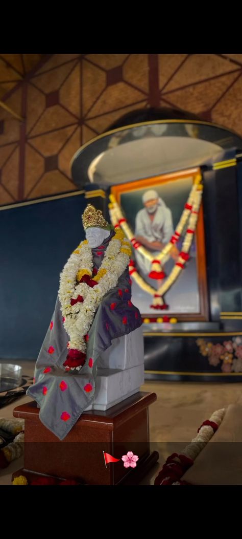 Sai Baba Miracles, Sai Baba Photos, Baba Image, Lord Shiva Hd Wallpaper, Pearl Jewelry Design, Vedic Art, Om Sai Ram, Driving Photography, Believe In God Quotes