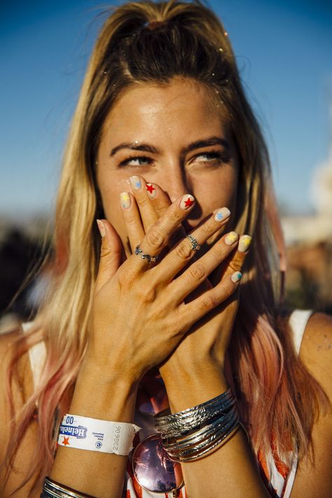 Festival Nails Coachella, Glasto Nails, Coachella Nails Ideas, Nails Coachella, Coachella Wedding, Music Festival Nails, Coachella Nails, Diy Gel Nails, Nails Festival