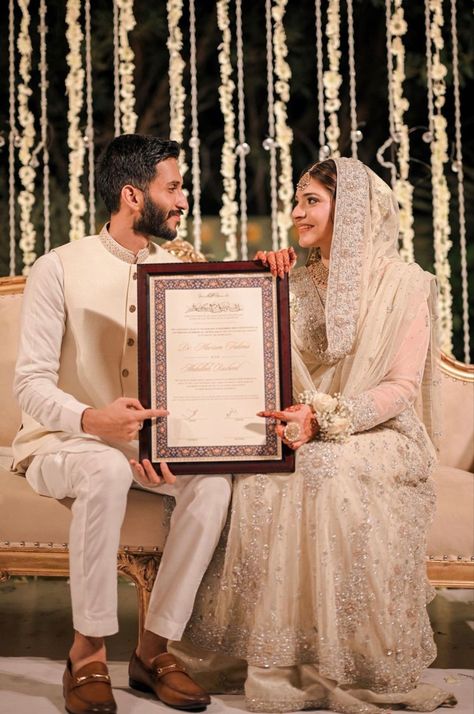 Muslim Wedding Photos, Nikah Ceremony, Muslim Wedding Photography, Indian Wedding Poses, Bride Photos Poses, Couple Wedding Dress, Bridal Photography Poses, Indian Wedding Couple Photography, Wedding Planning Decor