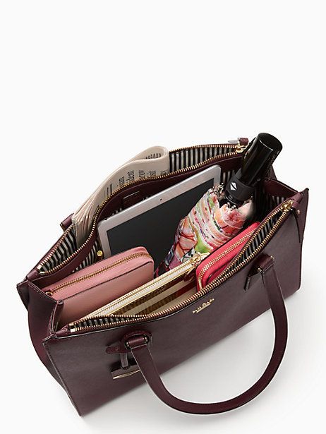 Womens Work Bag, What's In My Purse, Inside My Bag, Kate Spade Cameron Street, Purse Essentials, What In My Bag, Work Tote, Essential Bag, Black Shoulder Bag