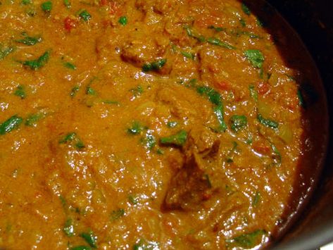 Rogan Josh (Lamb Curry) Rogan Josh Recipe, Yogurt Sauce Recipe, Lamb Rogan Josh, Best Curry, Rogan Josh, Mutton Recipes, Lamb Curry, Lamb Dishes, Curry Dishes