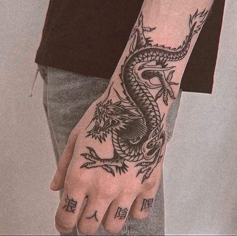 Dragon Tattoo Hand Man, Dragon Hand Tattoo, Japanese Hand Tattoos, Ant Tattoo, Dragon Head Tattoo, Hand Tattoo Designs, Japanese Tattoos For Men, Tattoo Over Scar, Dragon Tattoos For Men