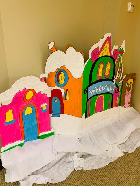 Whoville Houses Diy, Grinch Village, Diy Christmas Decorations Dollar Store, Grinch Decorations, Fun Christmas Party Games, Whoville Christmas, Grinch Christmas Tree, Christmas Float Ideas, Grinch Christmas Decorations