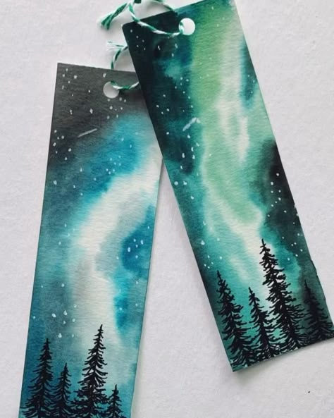 Brush Pen Bookmark Ideas, Black Bookmarks Handmade, Bookmark Watercolor Painting, Watercolor Paintings On Black Paper, Watercolor Art Bookmarks, Bookmark Watercolor Ideas, Bookmark Ideas Drawing, Bookmarks Handmade Watercolor, Diy Bookmarks Watercolor