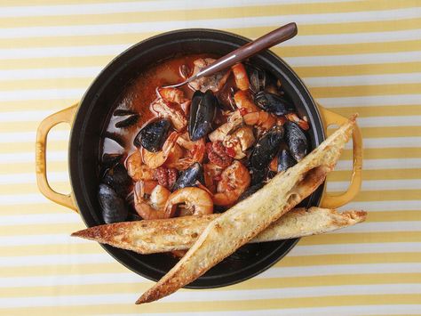 Tuscan Seafood Stew (Cacciucco) Cacciucco Recipe, Tuscan Seafood, Italian Seafood Stew, Saveur Recipes, Seafood Ideas, Cioppino Recipe, Seafood Stew Recipes, Tuscan Soup, Italian Comfort Food