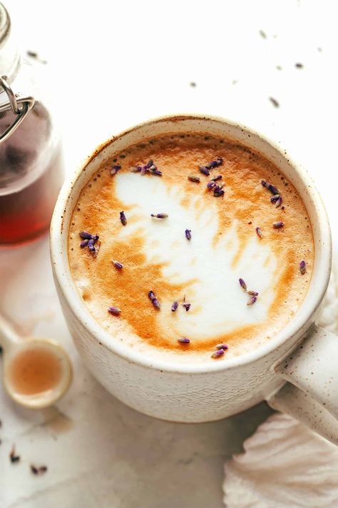 This homemade lavender latte recipe can be made hot or iced and is easy to customize with your favorite milk, espresso and add-ins. So delicious and less expensive than the coffee shop version! | gimmesomeoven.com Lavender Latte Recipe, Oatmilk Latte, Healthy Coffee Creamer, Homemade Latte, Lavender Latte, Butter Pasta, Gimme Some Oven, Healthy Drinks Smoothies, Instant Recipes