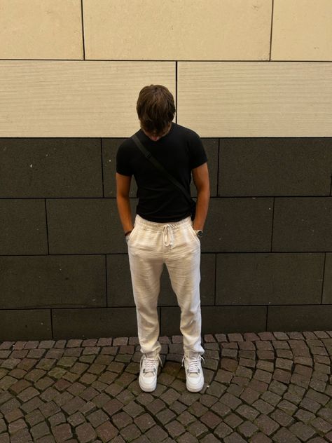 Rich Man Style Outfit, Black And White Guy Outfits, White Men Outfit Casual, Men Clothing Inspiration, White Boy Summer Outfits, White Boy Outfit Aesthetic, Rich Lifestyle Black, Rich Men Fashion, Spring Outfits 2024 Men