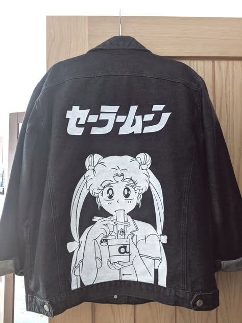 I hand painted an old denim jacket for fun and thought I'd share! Its usagi eating her cup noodles 🍜🌙✨ : sailormoon Anime Painted Jacket, Anime Denim Jacket, Anime Jacket, Painted Clothes Diy, Diy Jacket, Cup Noodles, Custom Jeans, Anime Inspired Outfits, Painted Denim