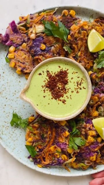 Healthy | Plant Based | Recipes on Instagram: "RAINBOW VEGGIE FRITTERS🌈 vegan, gluten-free and seasonal. All ingredients are available now and look at the colours🥰. Recipe below! 📸: Recipe by @thehungrywarrior Rainbow Veggie Fritters (10 fritters) 1 1/2 c shredded sweet potato 1 1/2 c shredded red cabbage 1 c corn kernels 2 sliced spring onions 15g chopped parsley 40g buckwheat flour 50g chickpea flour 1 tbsp flax seed flour 1 tbsp olive oil 100ml plant milk Salt and pepper Olive oil for Shredded Sweet Potato, Green Tahini Sauce, Veggie Fritters, Healthy Plant Based Recipes, Plant Based Cookbook, Buckwheat Flour, Spring Onions, Red Cabbage, Vegan Foods