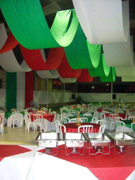 Italian Party Decorations Decor Ideas, Italian Party Decorations, Italy Party, Italian Themed Parties, Italy Decor, Italian Night, Italian Party, Italian Theme, Kindergarten Classroom Decor