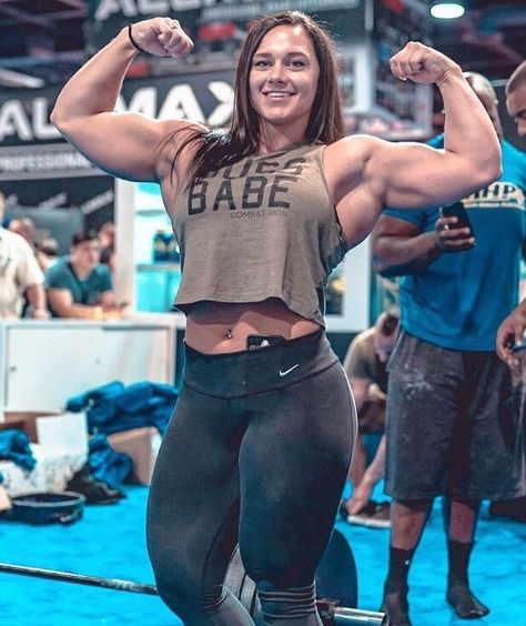 Crossfit Women, Musa Fitness, Street Workout, Strong Muscles, Muscle Girls, Body Builder, Fitness Models Female, Fit Chicks, Muscle Women