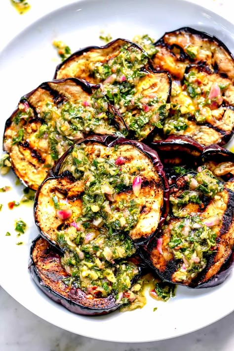 Vegetarian Eggplant Recipes, Grilled Eggplant Recipes, Grilled Vegetable Recipes, Eggplant Dishes, Vegetarian Side Dishes, Roast Eggplant, Baked Eggplant, Grilled Eggplant, Foodie Crush