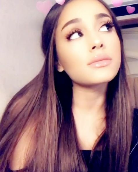 Instagram video by Ariana Grande • Sep 17, 2017 at 2:25 AM Ariana Grande, Brown Hair, A Woman, Hair, Pink, On Instagram, Instagram