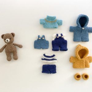 Products – Mini Crochet Zoo Crochet Bear Aesthetic, Small Crochet Clothes, Crochet Animals With Accessories, Amigurumi With Clothes, Crochet Animal With Clothes, Crochet Doll With Clothes, Small Wool Crochet Projects, Crochet Tiny Clothes, Mini Crochet Clothes