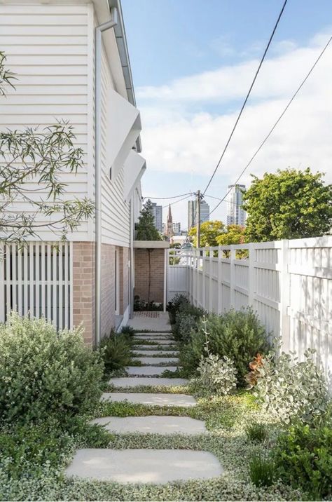 Queenslander Front Garden, Myers Ellyett, Side Landscaping, Planting Layout, Stepping Stone Pathway, Three Birds Renovations, Spring House, Spring Hill, Inner City