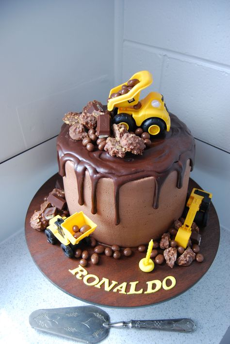 Chocolate Digger Cake, Chocolate Construction Cake, Diggers Cake, Digger Cakes For Boys, Birthday Cake For Toddler Boy, Excavator Birthday Cake, Toddler Birthday Cake, Construction Birthday Party Cakes, Digger Birthday Cake