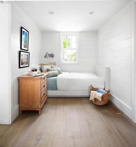 Narrow or Small Rooms, Bedroom Design Ideas Long And Narrow Bedroom Ideas, Long Narrow Bedroom, Hay Decor, Bedroom Furniture Placement, Narrow Bedroom, Beach Style Bedroom, White Bedroom Design, Beachfront Decor, Beach Themed Bedroom