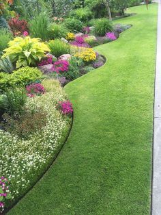 Rectangle Garden Design Landscaping, Picturesque Garden, Shed Landscaping, Funny Vine, Garden Wallpaper, Easy Landscaping, Flower Garden Design, Landscape Designs, Creative Gardening