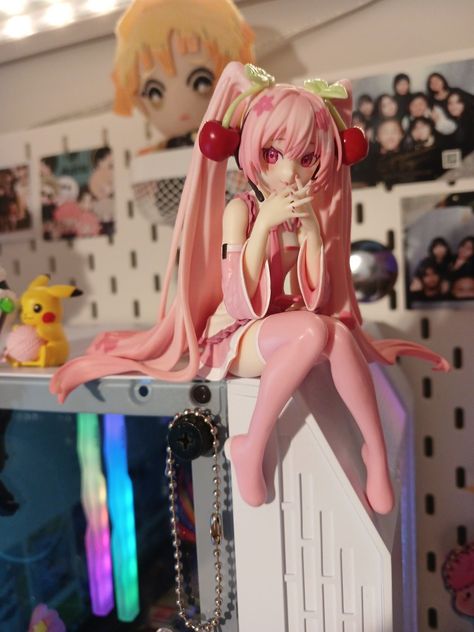 Sakura miku figure furyu noodle stopper weeb Sakura Miku Noodle Stopper, Noodle Stopper Figurines, Sakura Miku Nendoroid, Sakura Miku Cosplay, Miku Noodle Stopper, Noodle Stopper, Sakura Miku, Miku Cosplay, Figure Poses