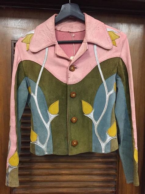 Vintage 1970s Pink East West Metallic Leather Appliqué  Rock and Roll Floral Button Front Jacket Suede Jacket Outfit, 70s Clothing, Floral Coat, Tulip Design, 1970s Fashion, Lovely Clothes, East West, Art Clothes, Suede Jacket