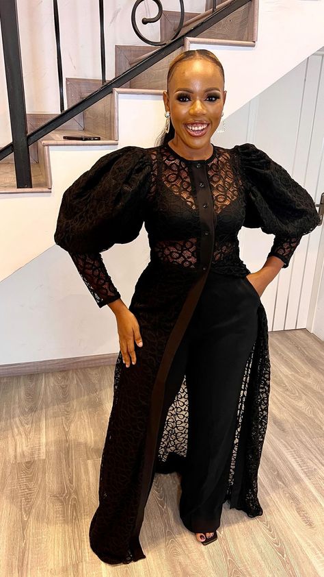 Black Crepe Dress, Elegant Red Dress, Classic Dresses, Lacey Tops, Color Blocking Outfits, Church Fashion, Kimono Design, Naija Fashion, Classy Casual Outfits