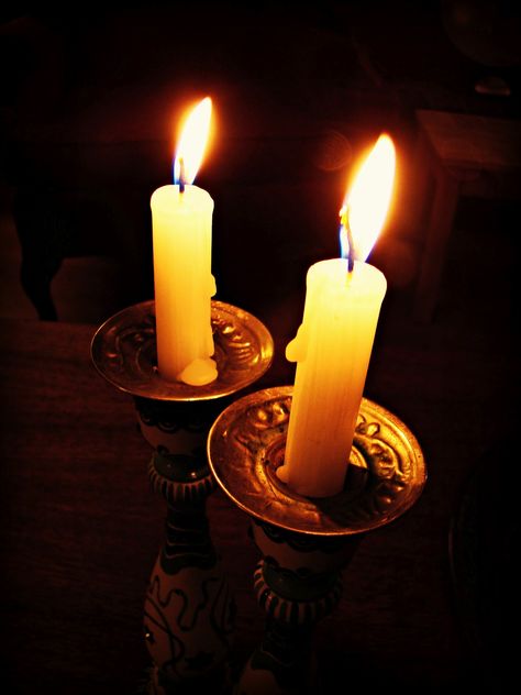 shabbat candles Jewish Candle, Good Shabbos, Messianic Judaism, Sabbath Rest, Jewish Crafts, Shabbat Candles, Candle In The Wind, Shabbat Shalom, Candle Aesthetic