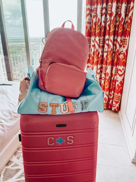 Preppy Suitcase, Preppy Luggage, Preppy Packing, Suitcase Ideas, Interesting Facts About Yourself, Packing Essentials, Aesthetic Preppy, Virginia Travel, Preppy Lifestyle