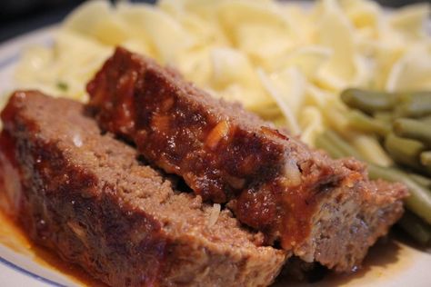 Meatloaf - Homemaking Jewels Garlic Eggs, Ground Beef Ideas, The Best Meatloaf Recipe, Best Meatloaf Recipe, Crockpot Meatloaf Recipes, Ground Beef Casseroles, Cracker Barrel Meatloaf, The Best Meatloaf, Crockpot Meatloaf