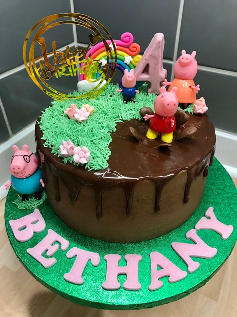 Peppa Pig Birthday Cake Buttercream, Peppa Pig Chocolate Cake, Muddy Puddle Cake, Peppa Pig Muddy Puddles, Chocolate Ganache Drip, Rosé Birthday Cake, Muddy Puddle, Peppa Party, Kid Cakes