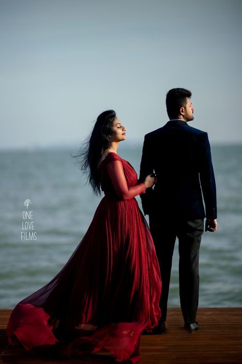 This beautiful couple were shot in Thailand. . . . . . #thailand #thailandcoupleshoot #creativecouplepose #romanticpose #beachcouplepose #bestcouplepose #internationalcoupleshoot #internationalcouplepose #uniquecouplepose #coupleshoot #sunsetcouplepose #sunset Sunrise Couple, Thailand Couple, Engagement Portraits Poses, Pre Wedding Photoshoot Props, Wedding Sunset, Sunset Photoshoot, Pre Wedding Photoshoot Outfit, Wedding Photoshoot Props, Pre Wedding Photoshoot Outdoor