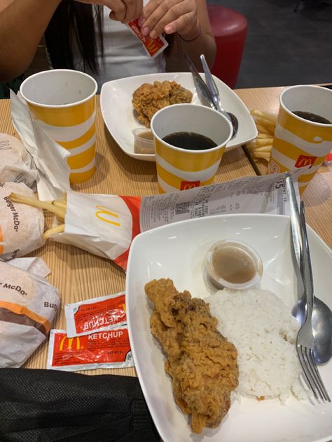 #favoritefood #mcdo #mcdonalds #food #fastfood #chicken #fries Mcdo Food, Mcdonalds Food, Chicken Fries, Future Job, Filipino Funny, Filipino Food, Favourite Food, Fake Pictures, Filipino Recipes