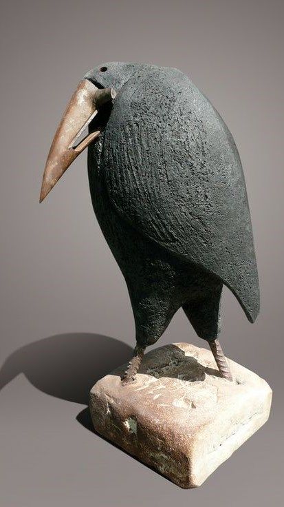 Artist: Christian Pradier - Corbeau Hitesh Durgani, Clay Birds, Crow Art, Sculptures Céramiques, Raven Art, Hand Built Pottery, Pottery Sculpture, Ceramic Animals, Ceramic Birds