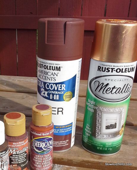 A quick and easy paint technique to get the look of faux hammered copper on pots, pans and other items that would typically have a copper finish. Faux Copper Finish, Hammered Copper Paint, Painting Planters, Copper Projects, Faux Painting Techniques, Copper Bedroom, Copper Spray Paint, Primer Paint, Painted Lamp