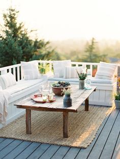 casual outdoor dining Balkon Decor, Real Estat, Cool Ideas, Small Balcony, 인테리어 디자인, House Inspiration, Backyard Patio, Patio Decor, Outdoor Table