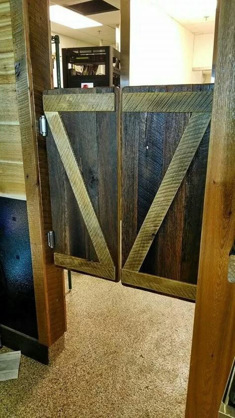 Swinging saloon doors and door casing we made for a doorway at the new Johnny's Tavern on SMParkway. Swinging Saloon Doors Diy, Saloon Door Ideas, Diy Saloon Doors, Saloon Doors Swinging, Cafe Doors, Saloon Doors, Western Rooms, Barn Wood Projects, Barn Door Designs