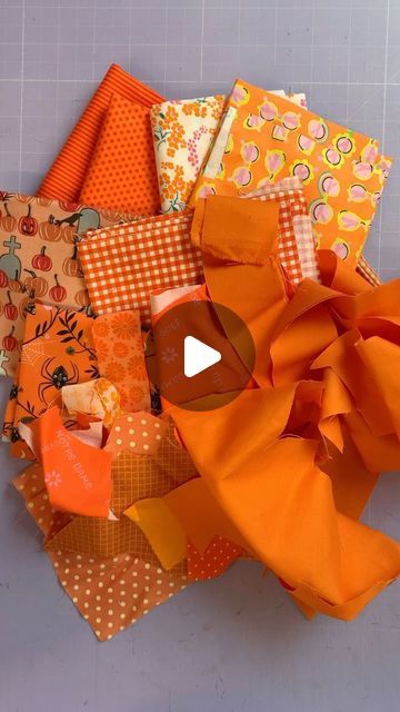 Ingrid Alteneder on Instagram: "New…New…. and New…. 🎃- first of all, I did get a new toy for my sewing machine it’s called ‚the ruffler‘ and it easily makes the prettiest ruffles for any sewing project….. perfect timing,  since ruffles are the hottest thing right now 😍😍😍 🎃- new pattern!!! 19 different Halloween appliqué shapes! That are absolutely amazing. 🤩  Use them for anything and everything,  I love raw edge appliqué….so easy and pretty 🎃🎃🎃 🎃- Comment ‚NEW‘ for the link to this super fun appliqué pattern with 19 different Halloween shapes! . . . . . . . . . . . . . . . . . . . . . . #joejuneandmae #applique #appliquedesign #appliquepattern #halloweenappliqué #dishtowels #teatowels #diy #kitchendecor" Machine Applique Tutorials, Fall Applique Designs, Halloween Shapes, Fall Applique, Halloween Applique, Machine Applique Designs, Applique Tutorial, Raw Edge Applique, New Toy