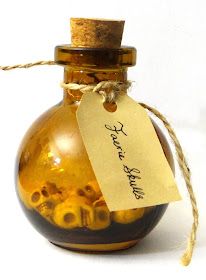 Potion Liquid Diy, Potion Bottle Decorations, Dollar Tree Potion Bottles, Witch Bottles Diy Halloween Potions, Diy Halloween Potion Bottles Ideas, Fake Halloween Potions, Diy Potion Ingredients, Potion Jars Diy, Diy Magic Potion Bottles